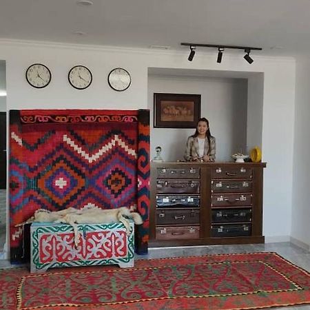 Olive Hotel Kochkor Bagian luar foto