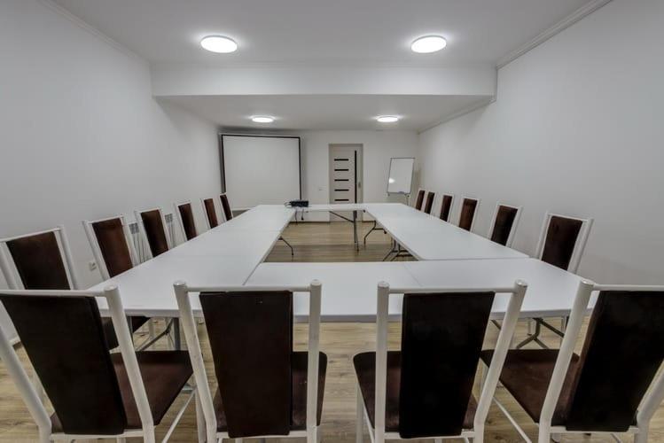 Olive Hotel Kochkor Bagian luar foto